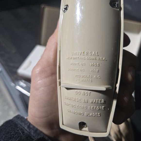 General Electric Model UK-1 Universal Electric Slicing Knife with Original Case - Picture 5 of 8